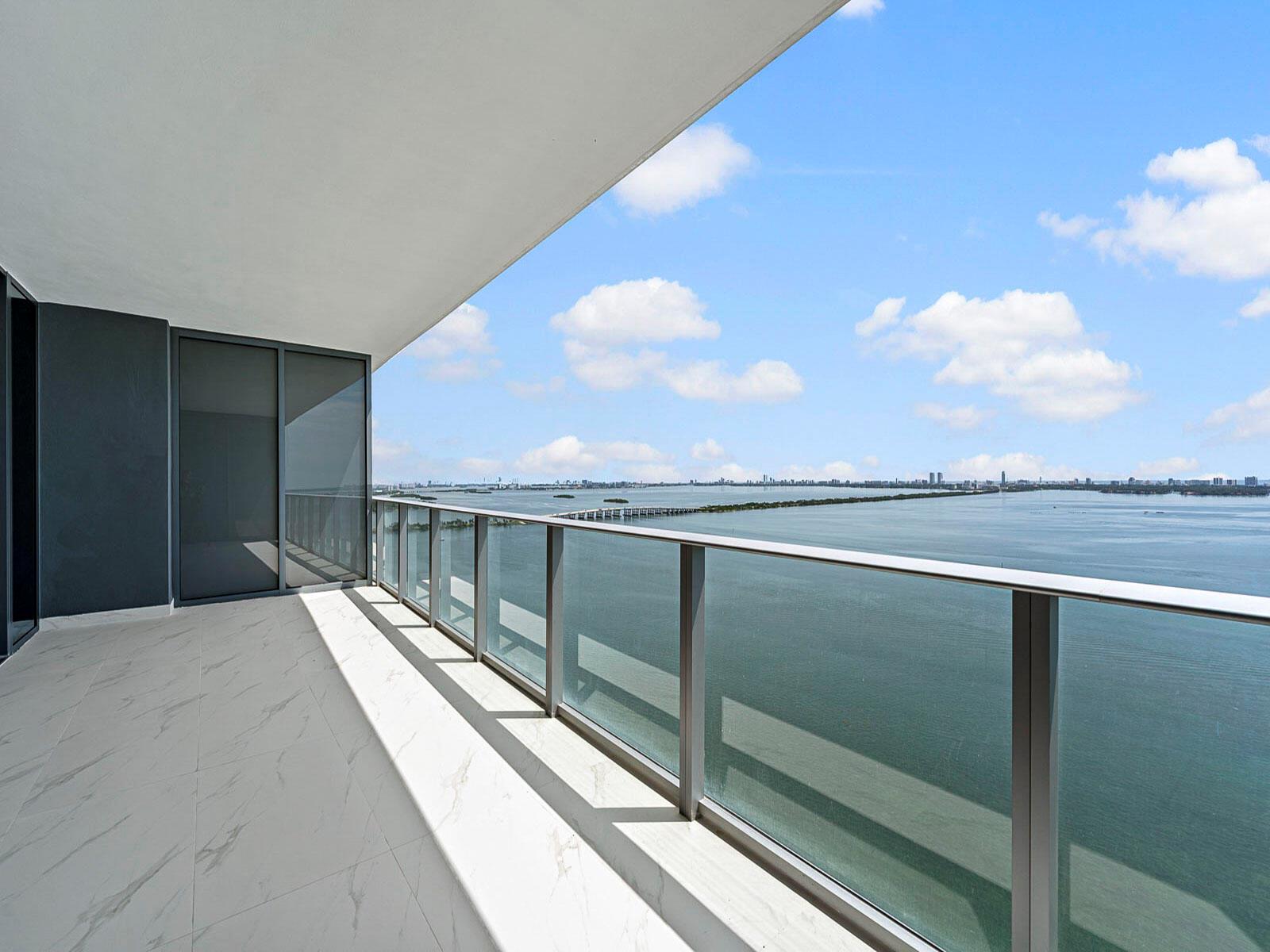 BAY BREEZE - Residential Lease