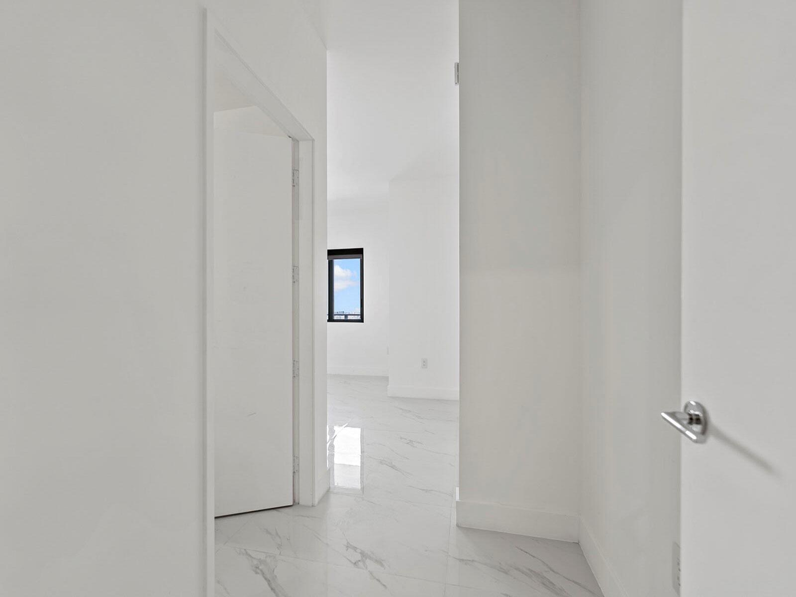 BAY BREEZE - Residential Lease