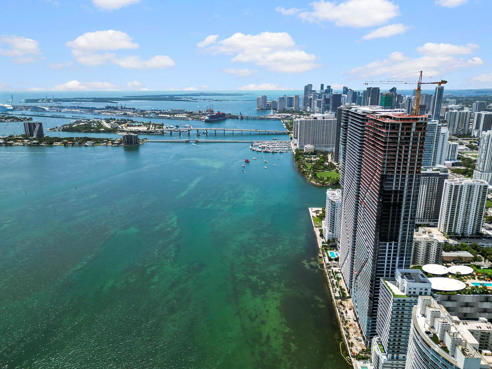 BAY BREEZE - Residential Lease