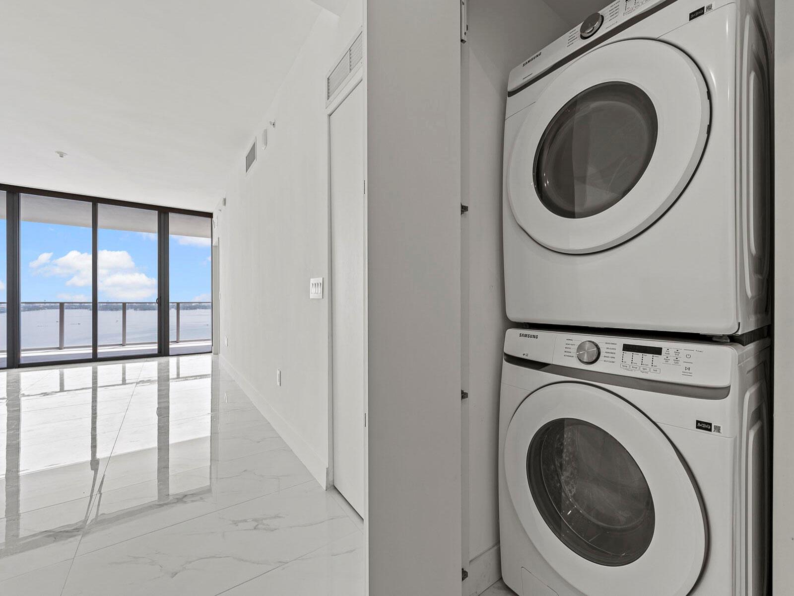 BAY BREEZE - Residential Lease