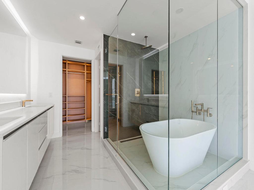 700 NE 24th Street 3002