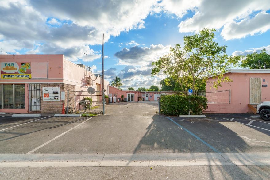***INVESOR'S DREAM IN EAST DELRAY!*** Rare double lot (13,260 sqft) in the booming SofA District, just blocks from Atlantic Ave and the beach. Prime CBD-RC zoning allows residential, commercial, or mixed-use up to 5 stories. Build 30 units/acre or up to 70 units/acre with 20% workforce housing. Ideal for multifamily, light industrial, or warehouse use. Month-to-month tenants provide steady income while planning your project. Don’t miss this rare opportunity in one of Delray’s fastest-growing areas!