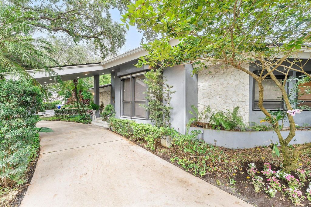 Photo of 3333 SW Sw 59th Street, Fort Lauderdale, FL 33312 (MLS # R11146047)