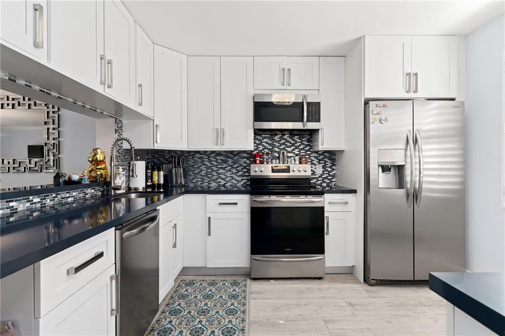 BOCA WALK - Residential