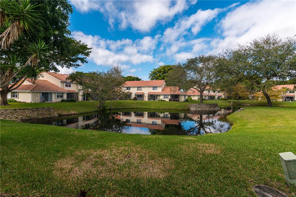 BOCA WALK - Residential