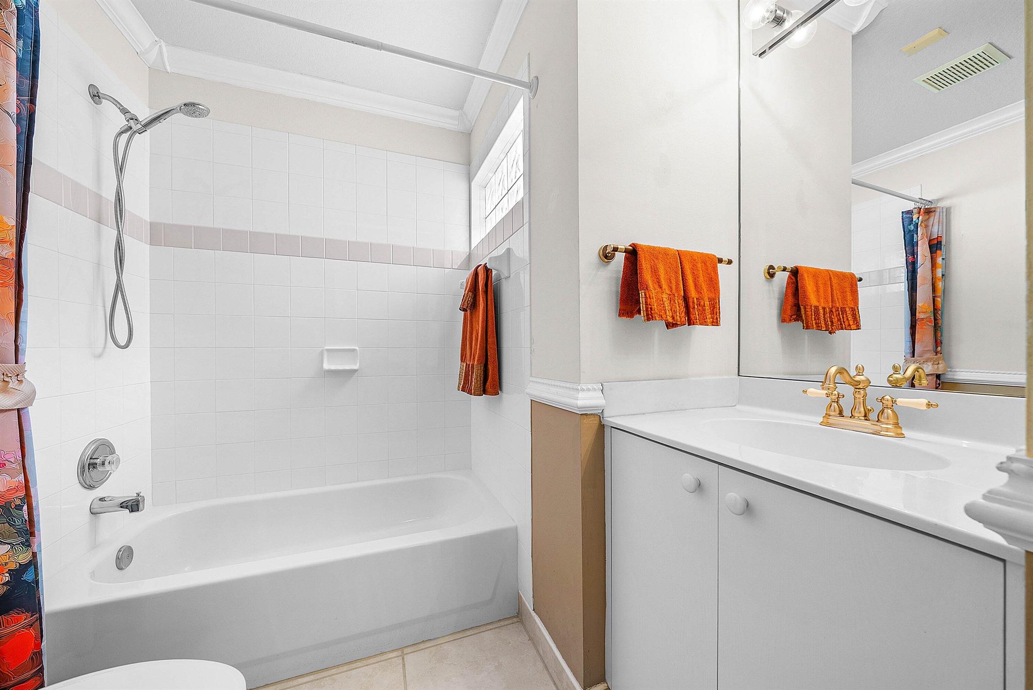 CASCADE LAKES - Residential