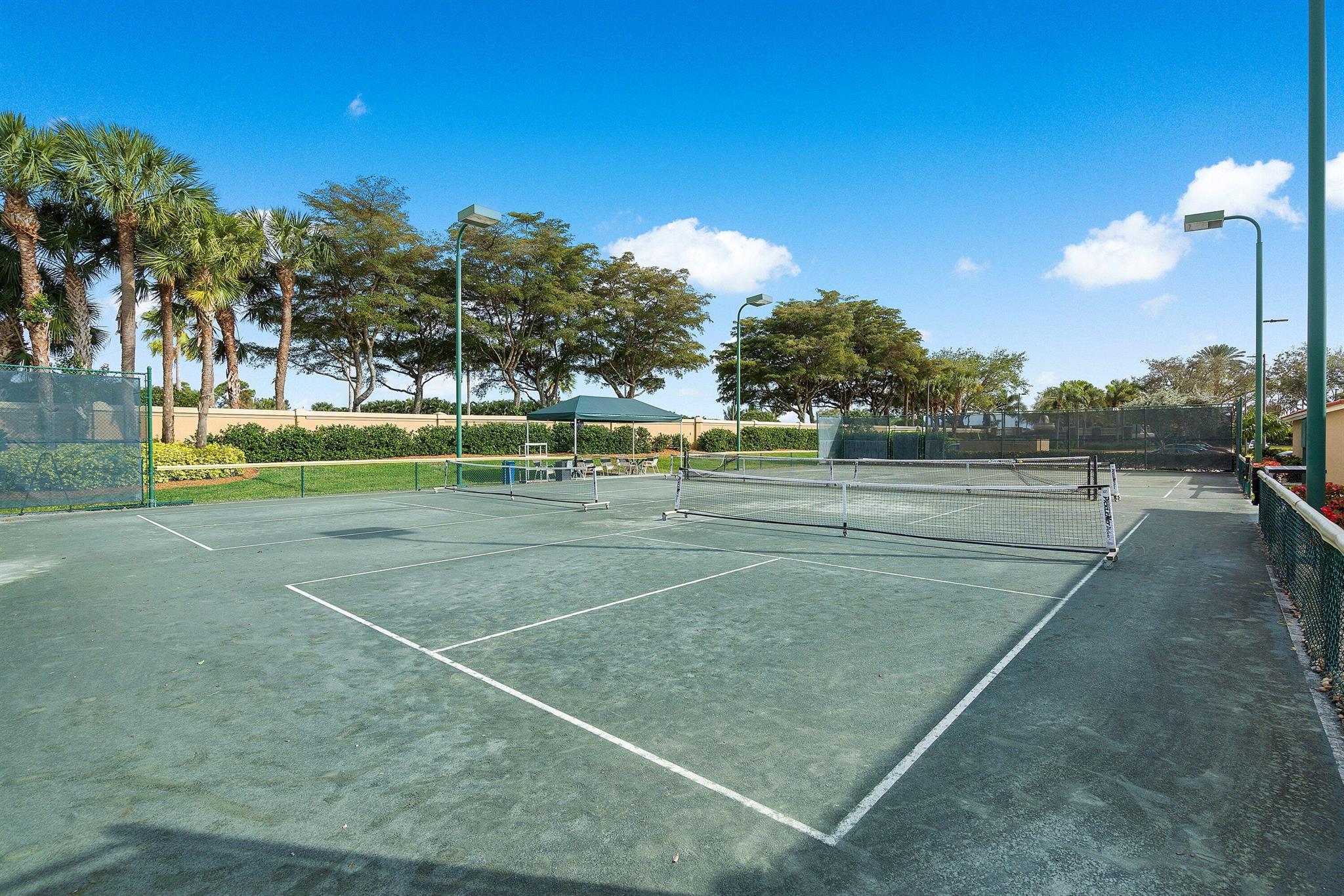 CASCADE LAKES - Residential