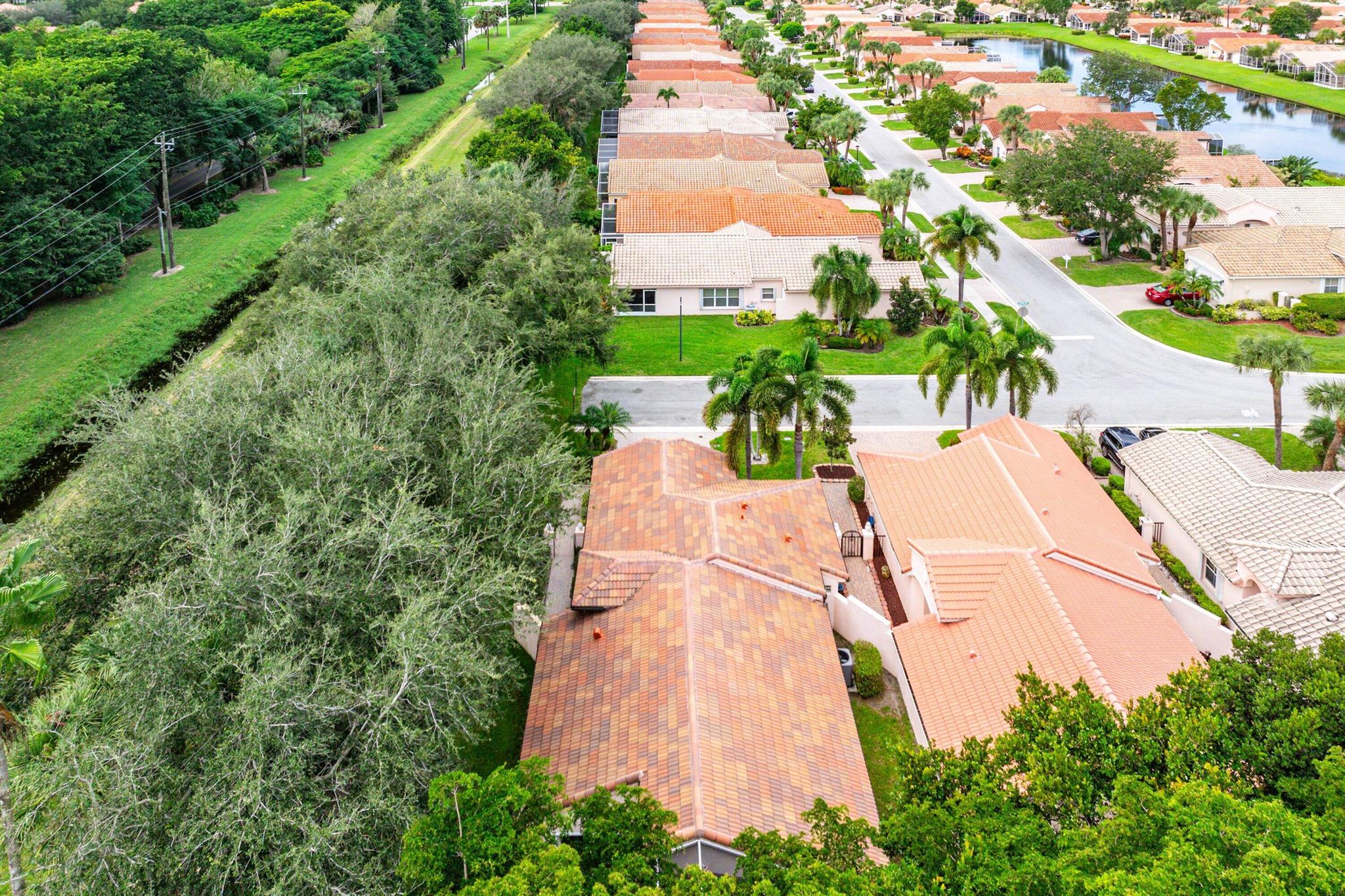 CASCADE LAKES - Residential