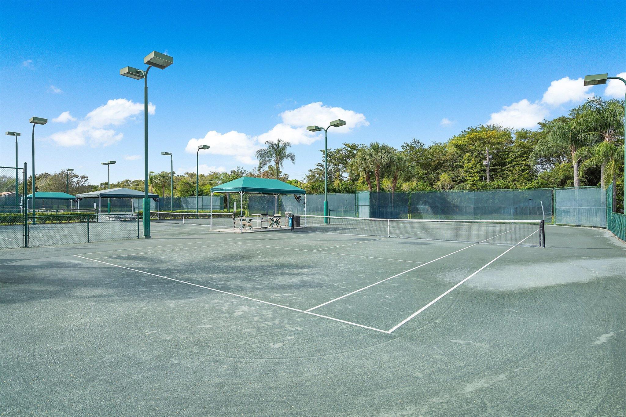 CASCADE LAKES - Residential