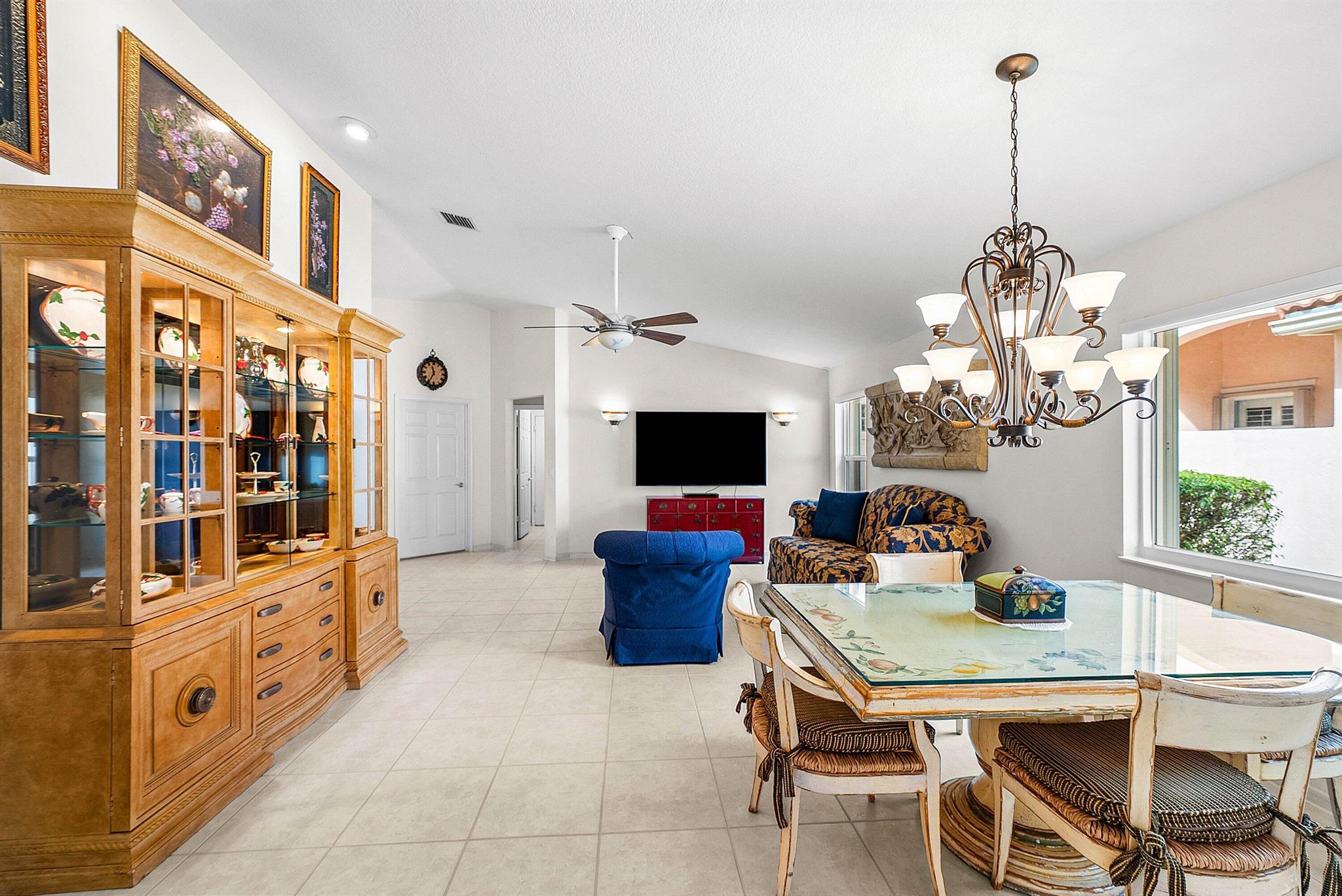 CASCADE LAKES - Residential