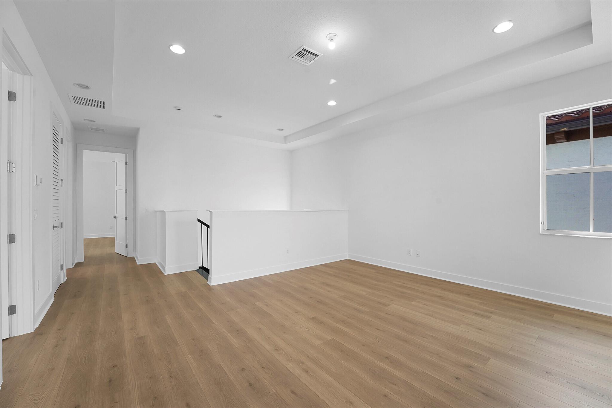 ALTON NEIGHBORHOOD - Residential Lease