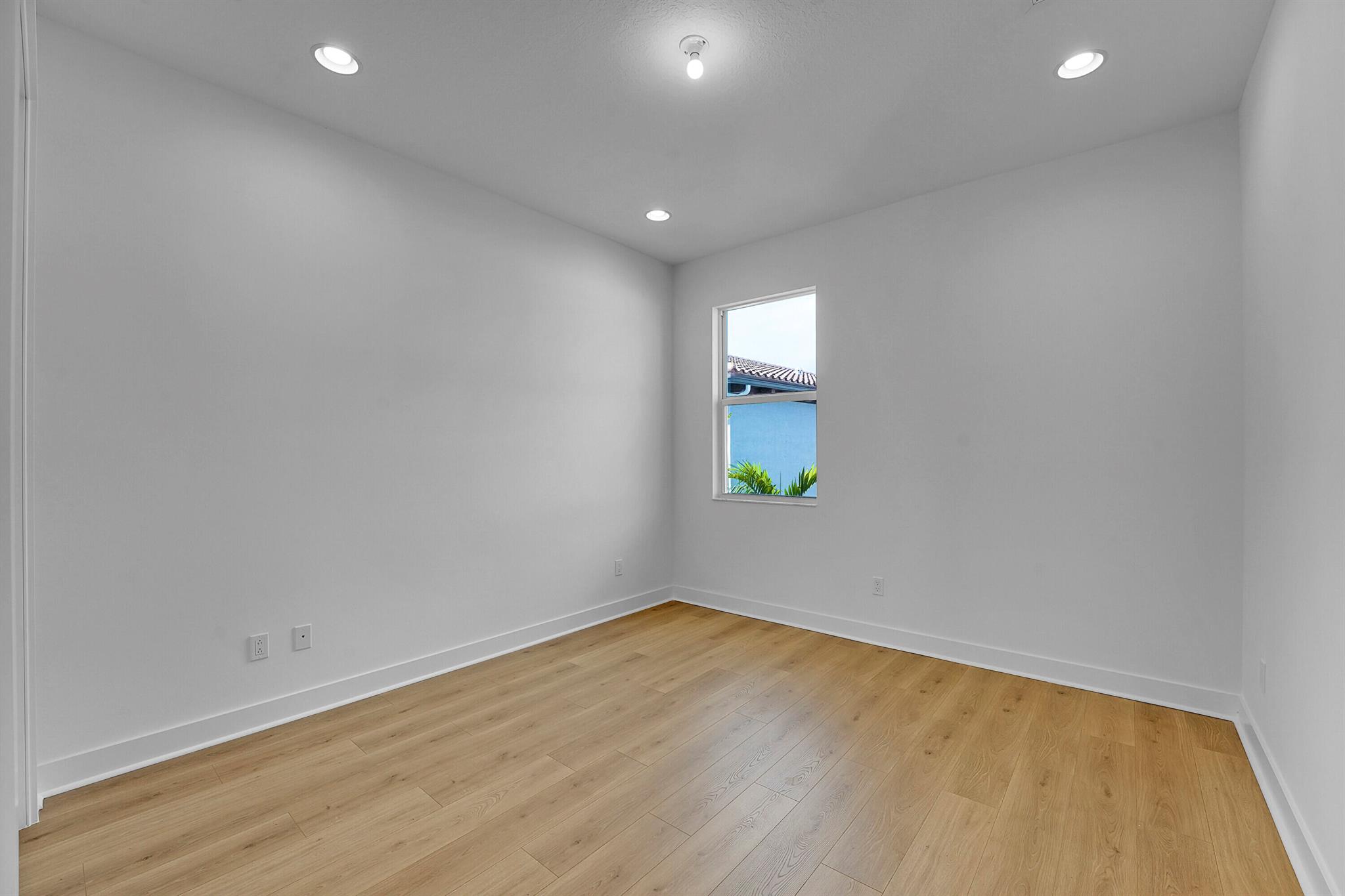 ALTON NEIGHBORHOOD - Residential Lease