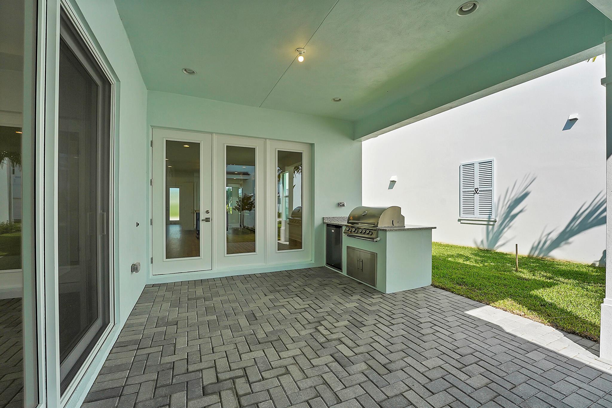 ALTON NEIGHBORHOOD - Residential Lease