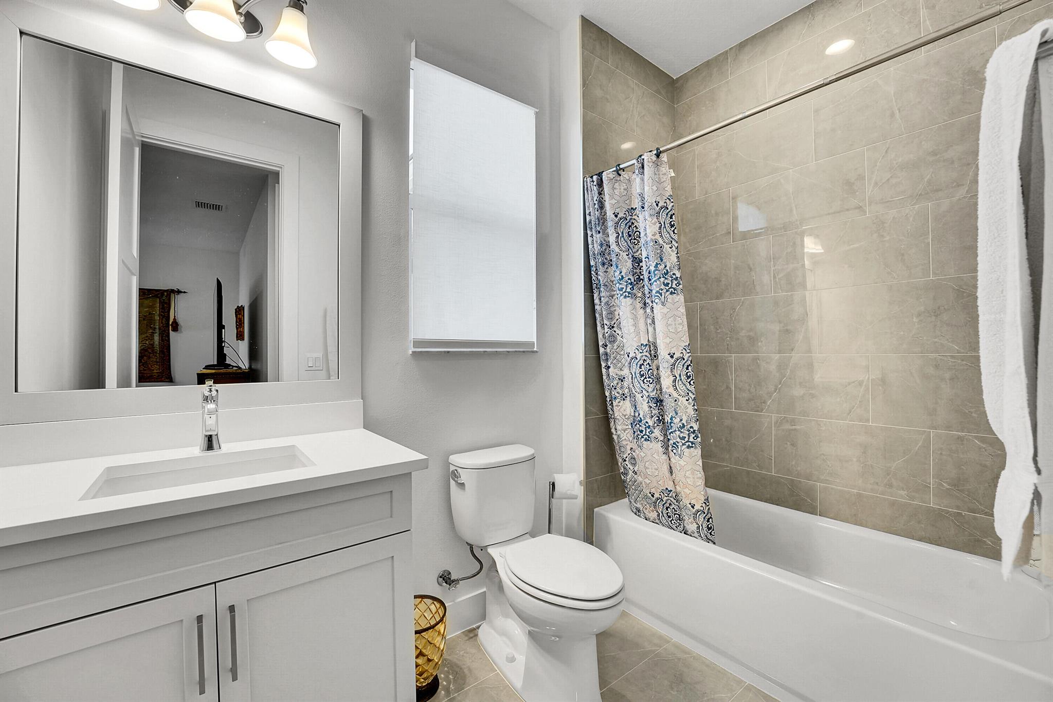 ALTON NEIGHBORHOOD - Residential Lease