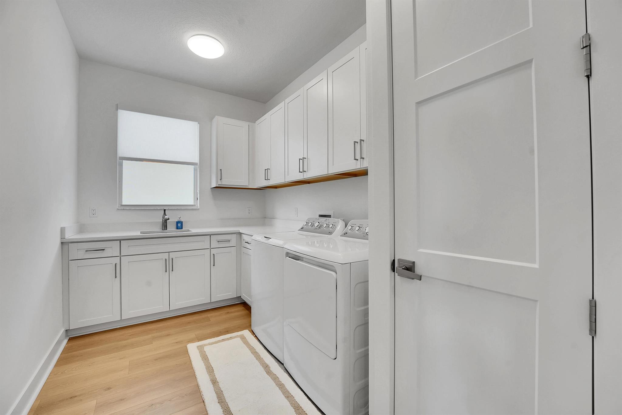 ALTON NEIGHBORHOOD - Residential Lease