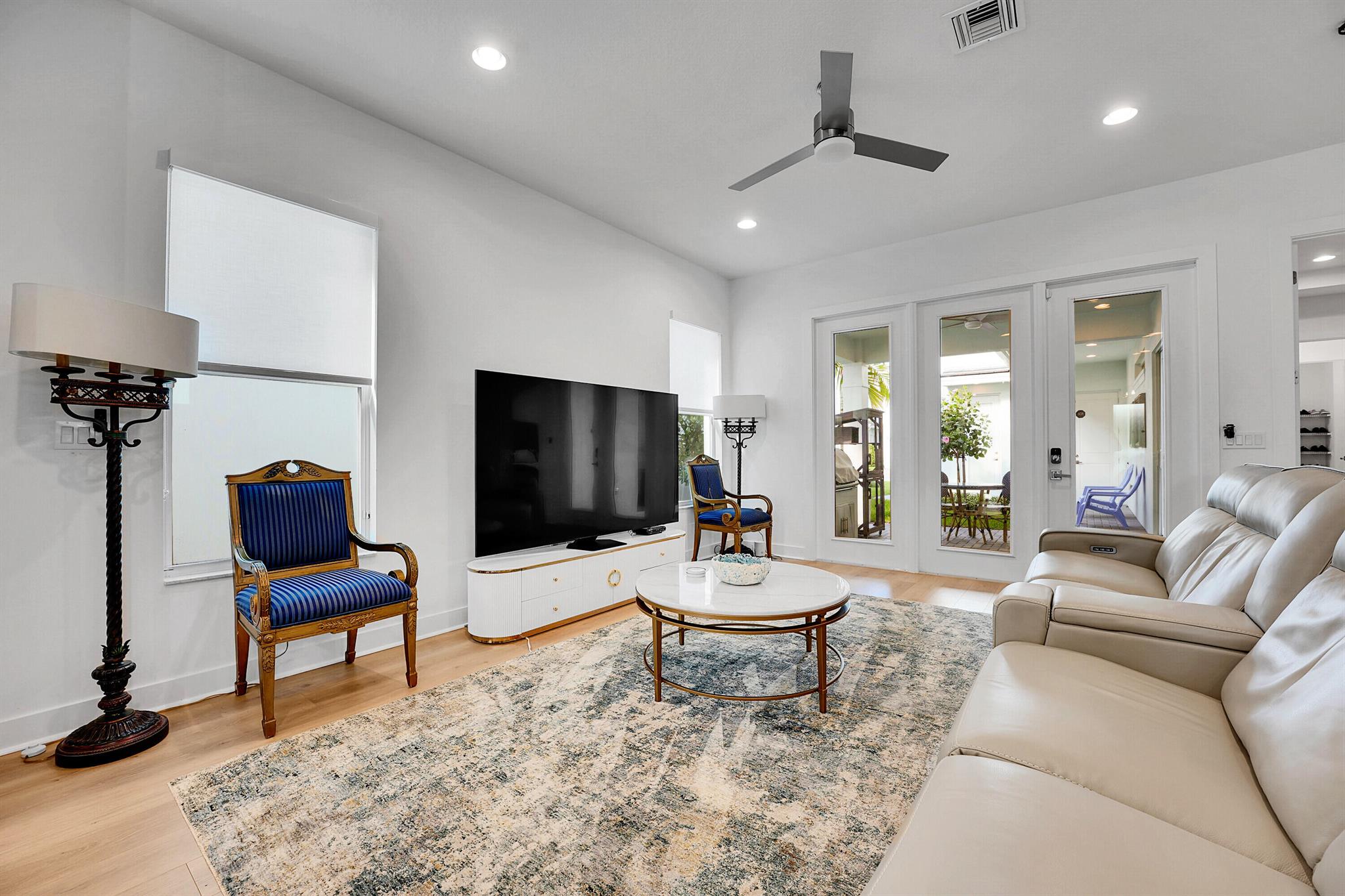 ALTON NEIGHBORHOOD - Residential Lease