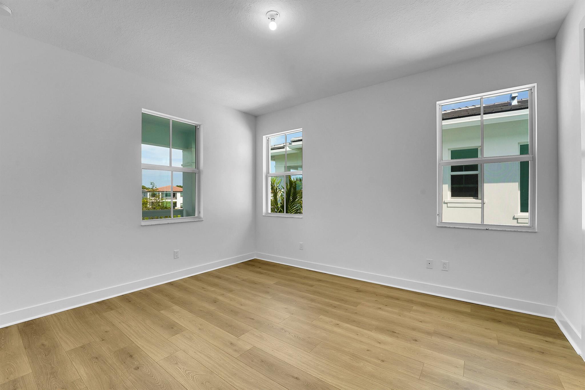 ALTON NEIGHBORHOOD - Residential Lease