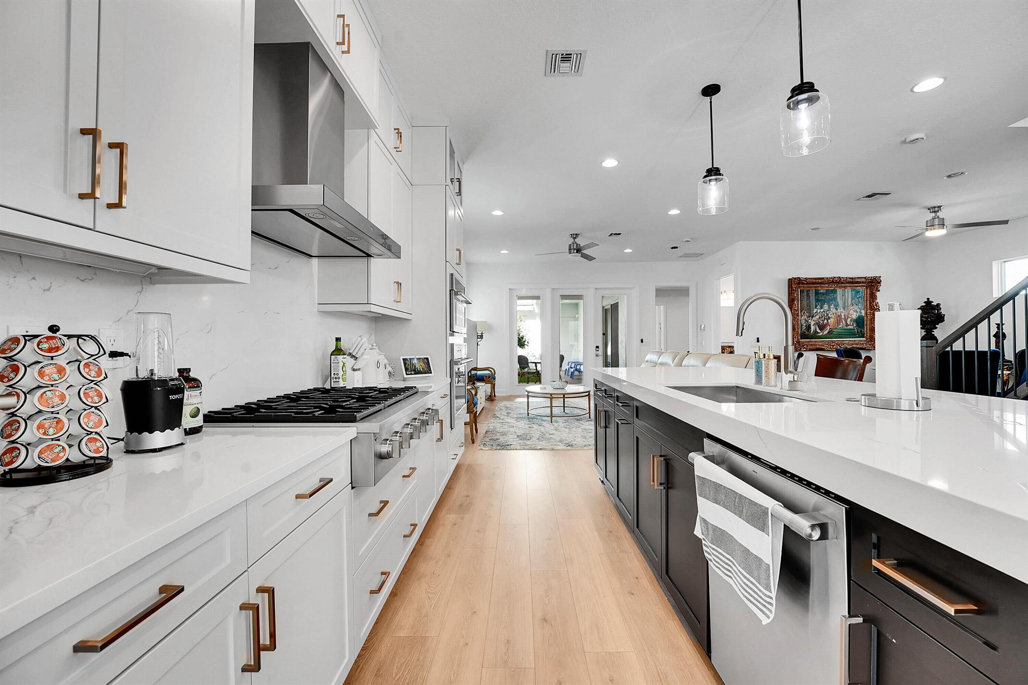 ALTON NEIGHBORHOOD - Residential Lease