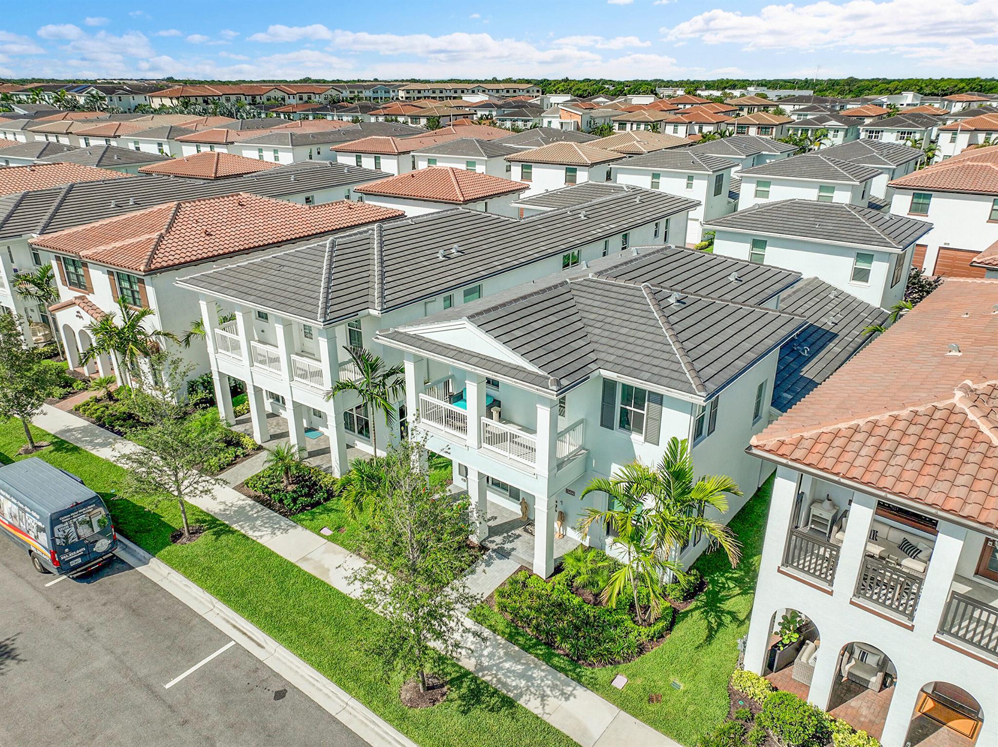 ALTON NEIGHBORHOOD - Residential Lease