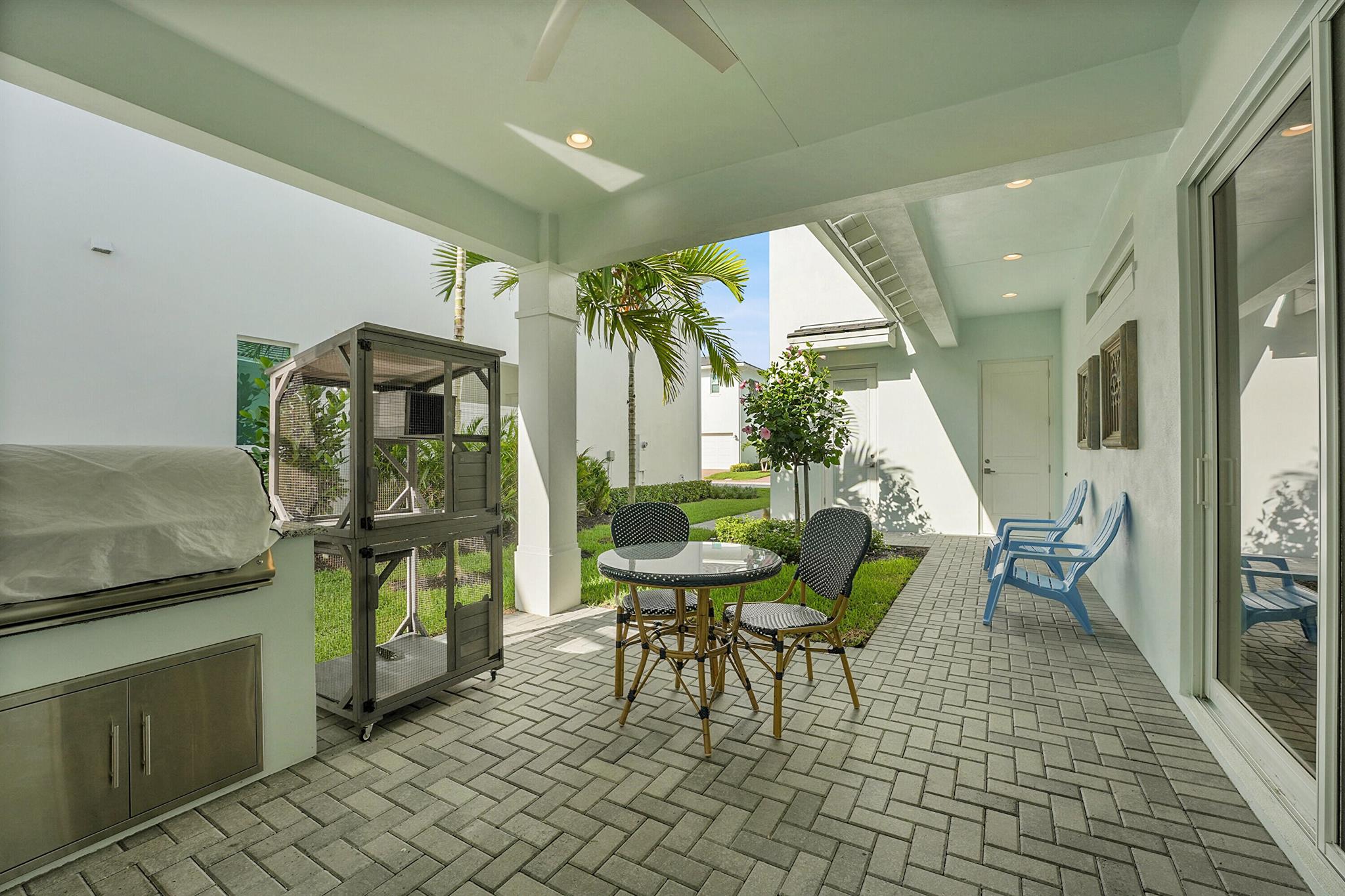 ALTON NEIGHBORHOOD - Residential Lease