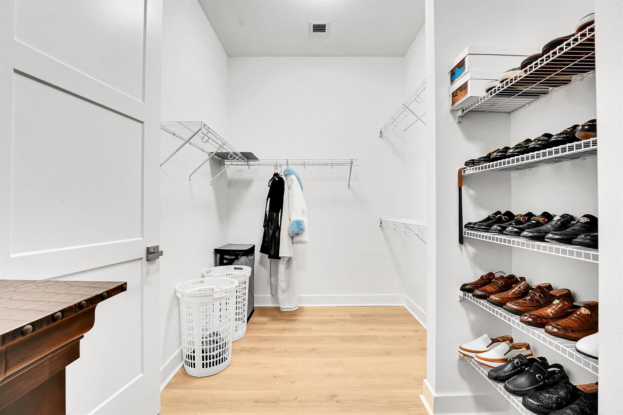 ALTON NEIGHBORHOOD - Residential Lease