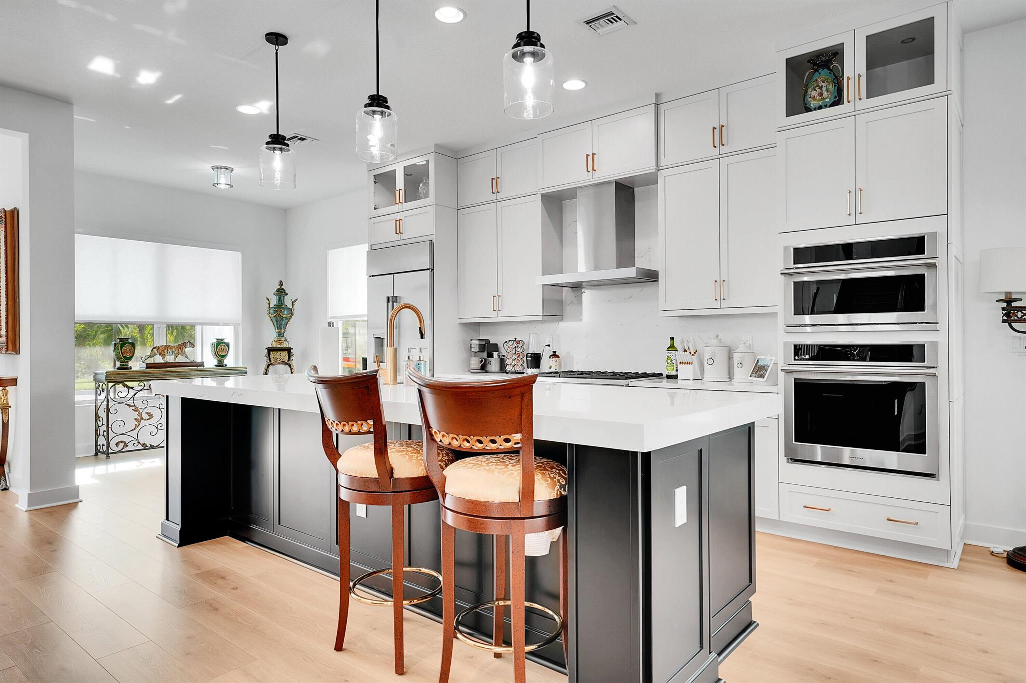 ALTON NEIGHBORHOOD - Residential Lease