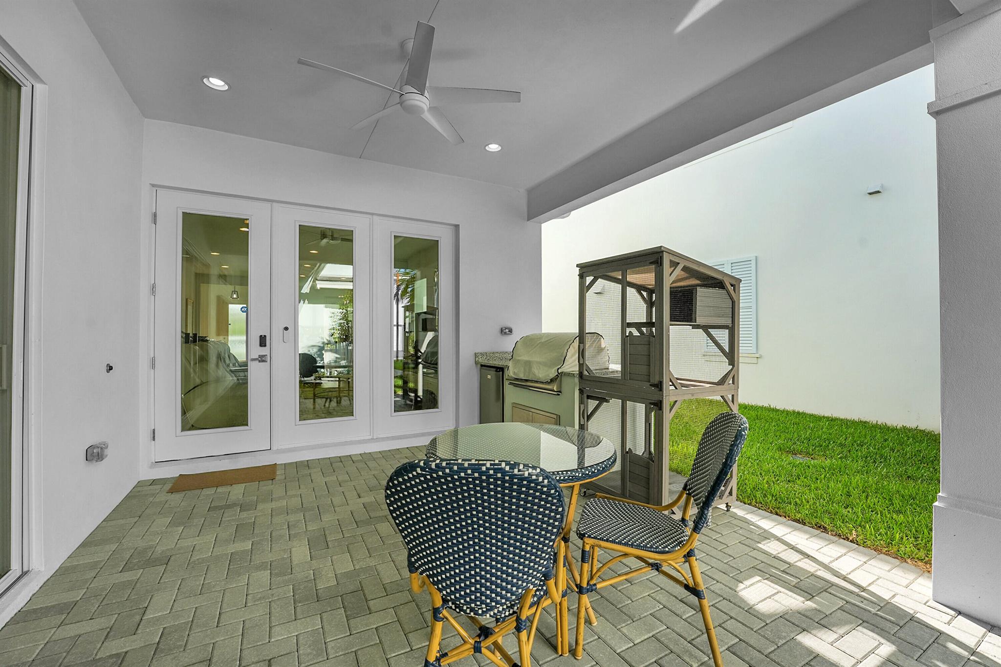 ALTON NEIGHBORHOOD - Residential Lease