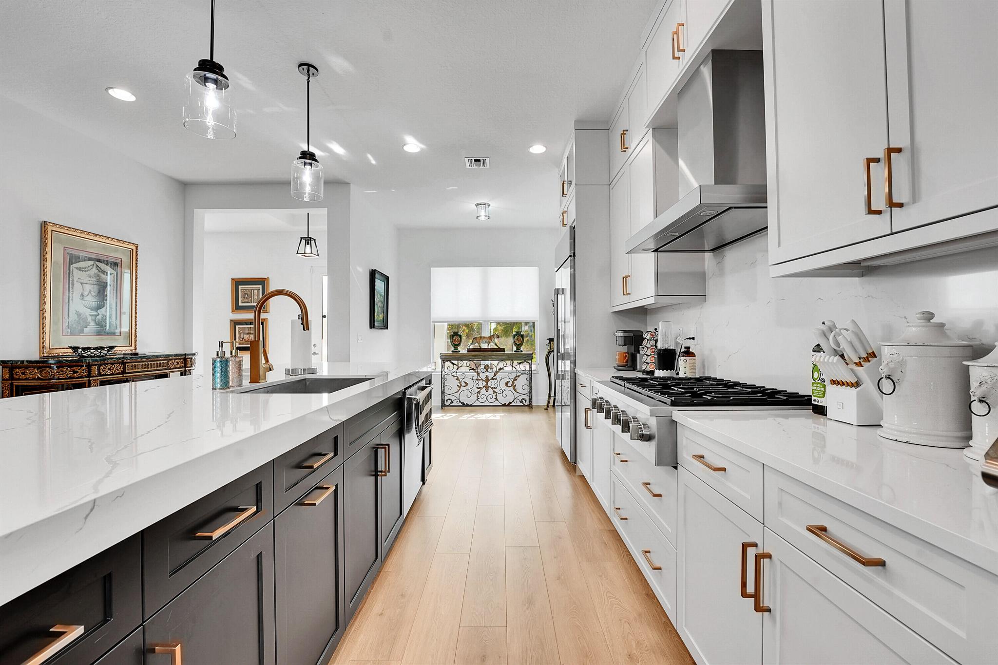 ALTON NEIGHBORHOOD - Residential Lease