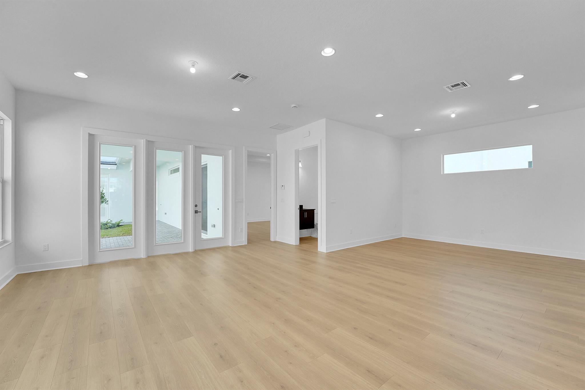 ALTON NEIGHBORHOOD - Residential Lease