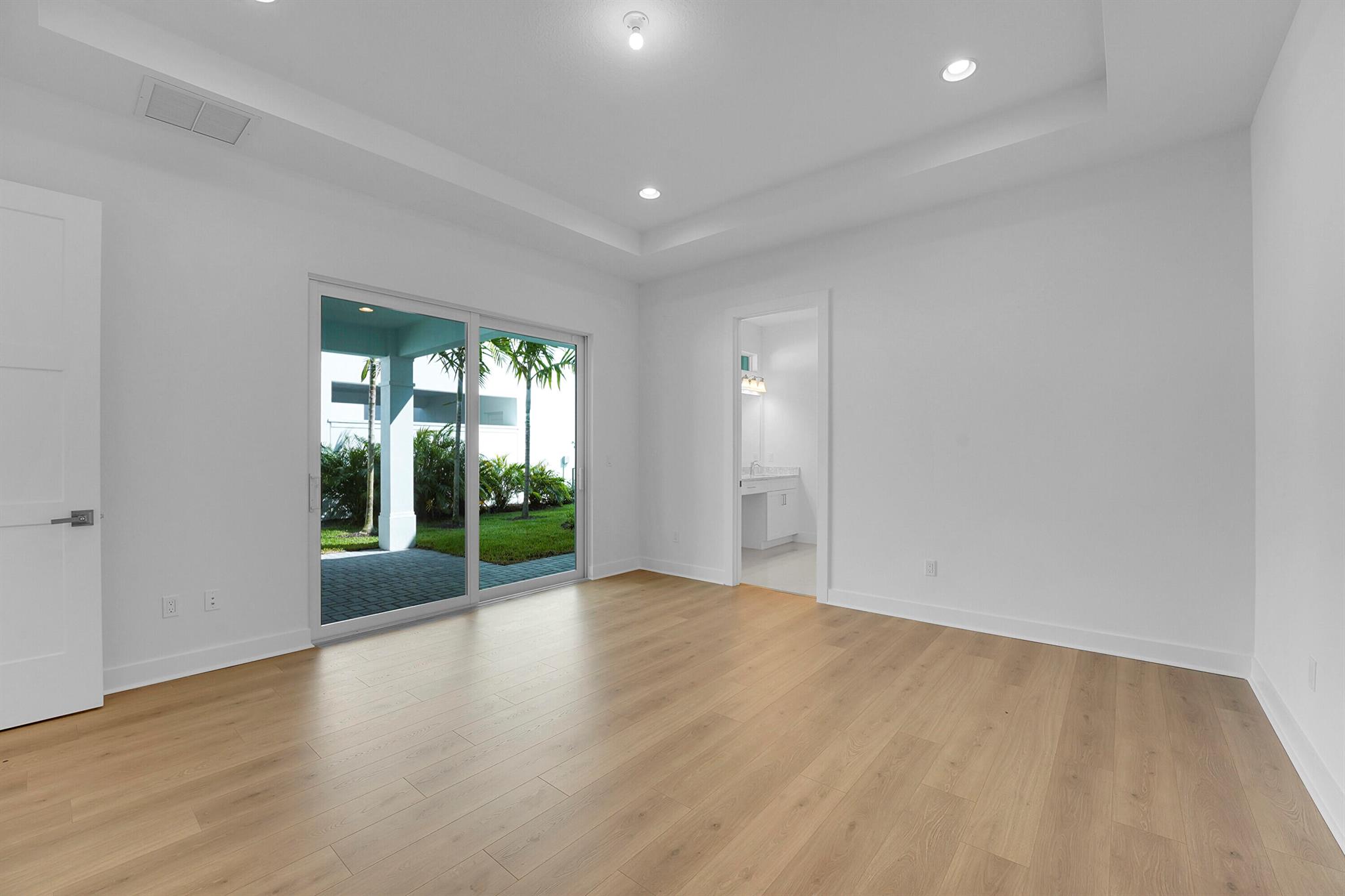 ALTON NEIGHBORHOOD - Residential Lease