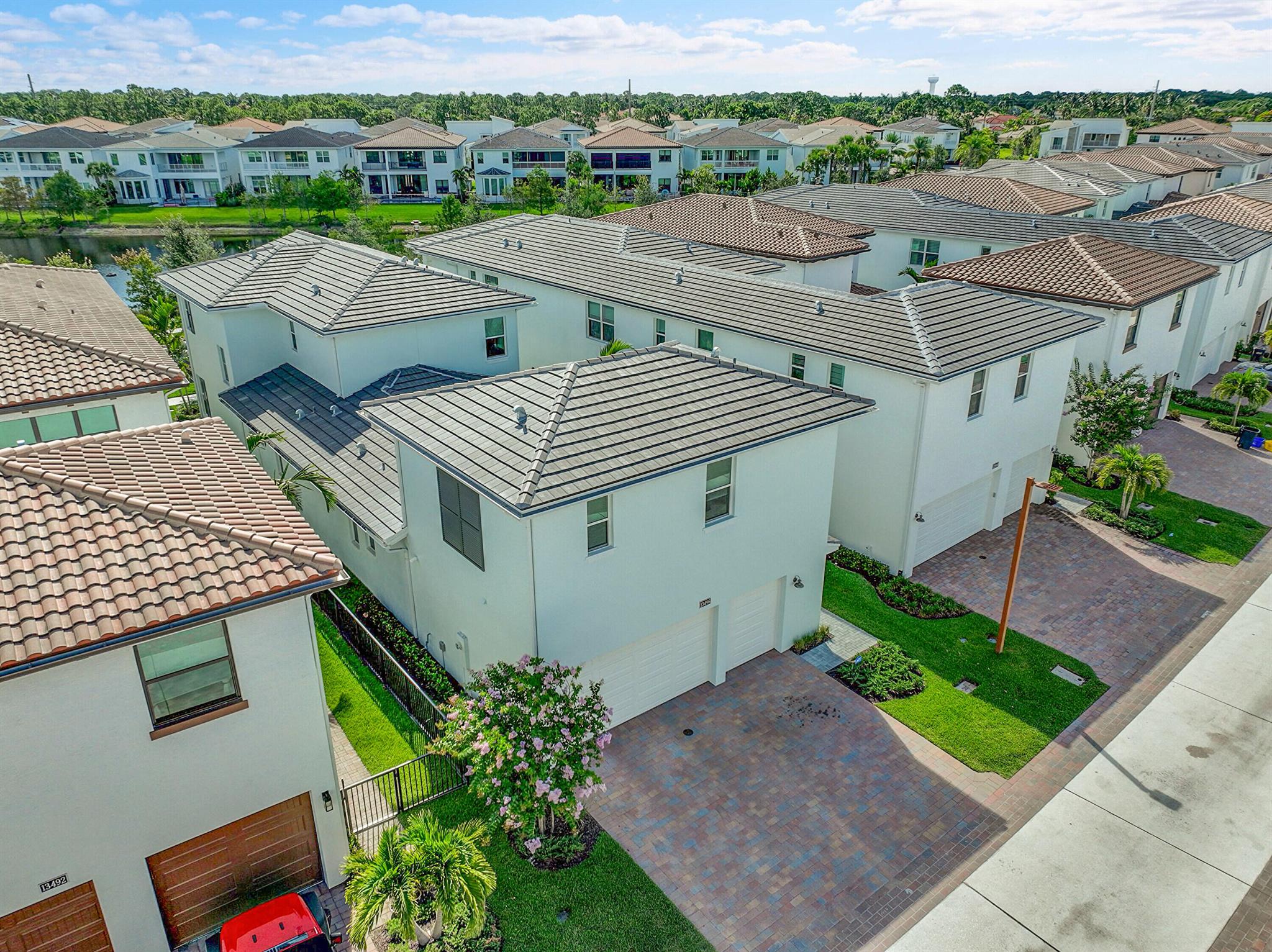 ALTON NEIGHBORHOOD - Residential Lease