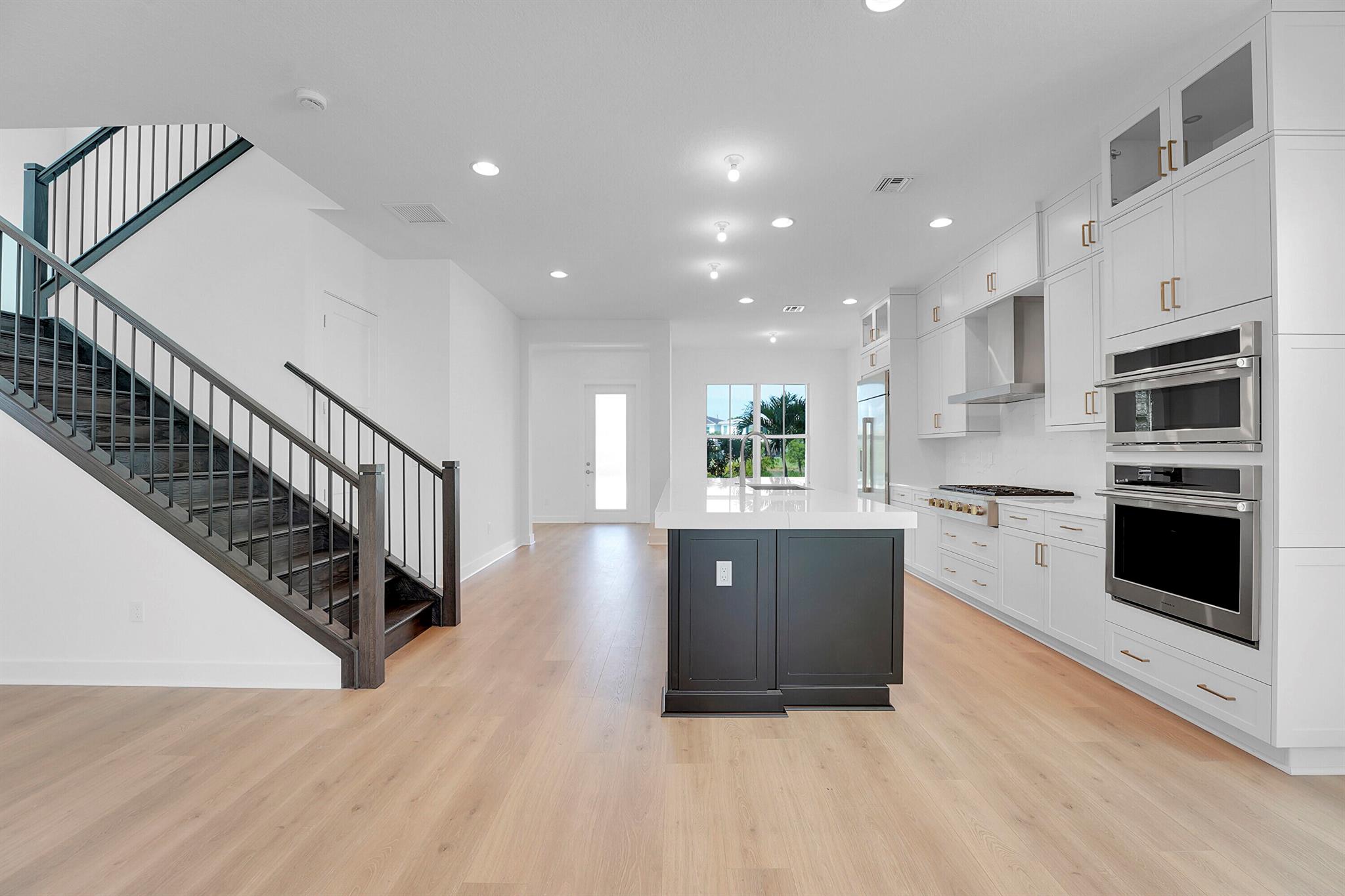 ALTON NEIGHBORHOOD - Residential Lease