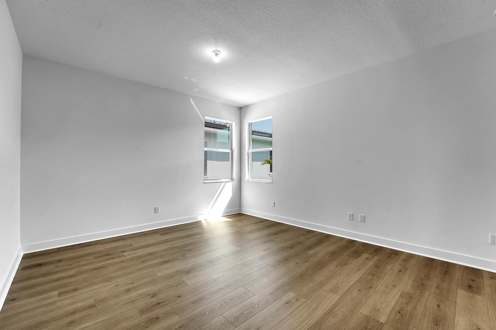 ALTON NEIGHBORHOOD - Residential Lease