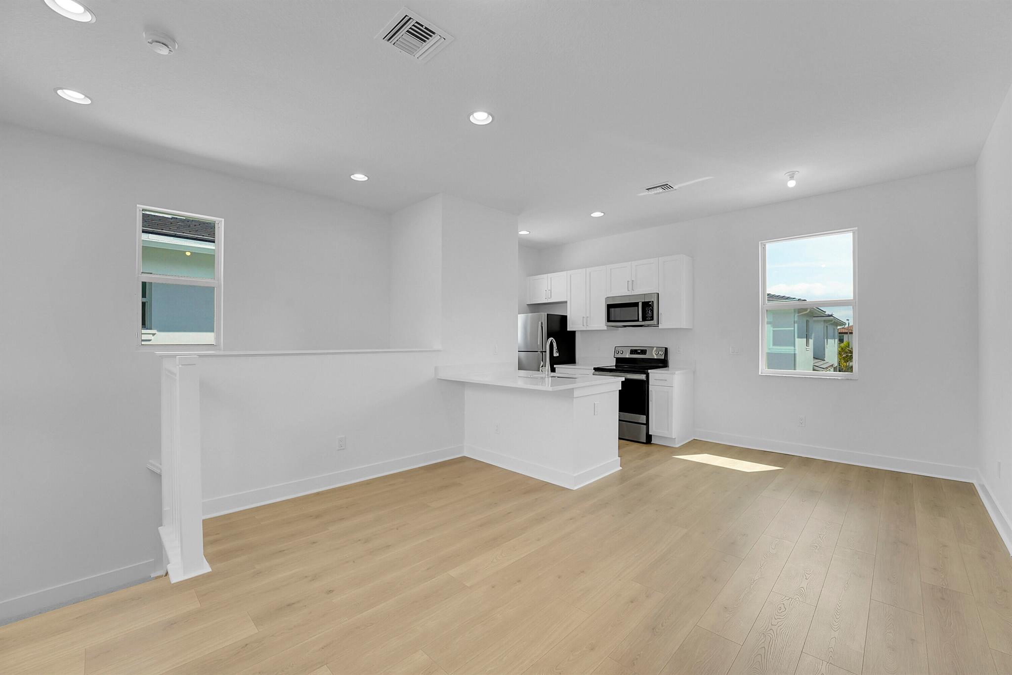 ALTON NEIGHBORHOOD - Residential Lease