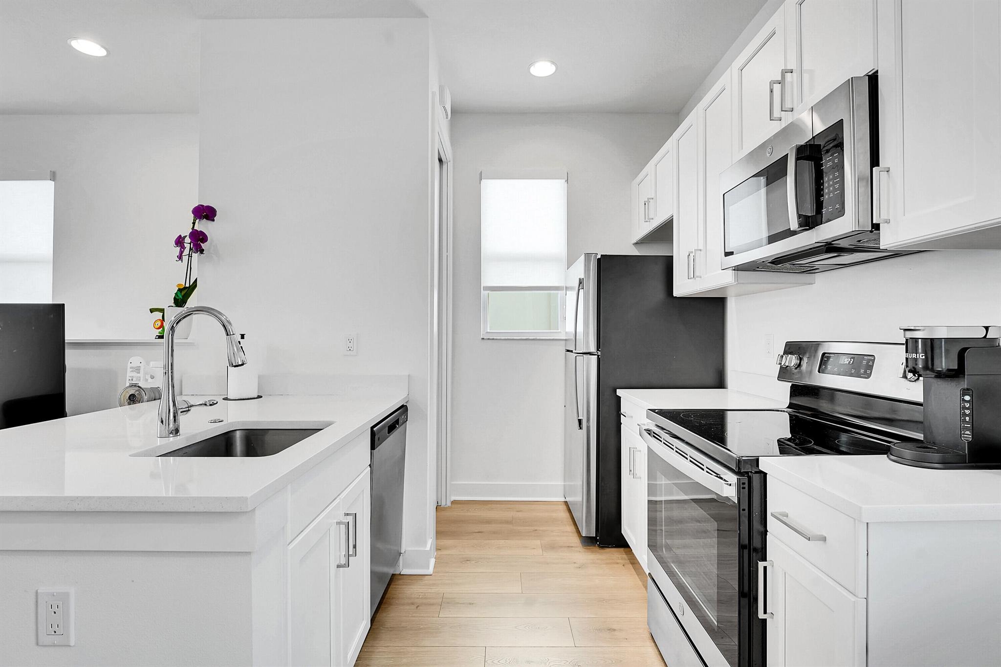 ALTON NEIGHBORHOOD - Residential Lease