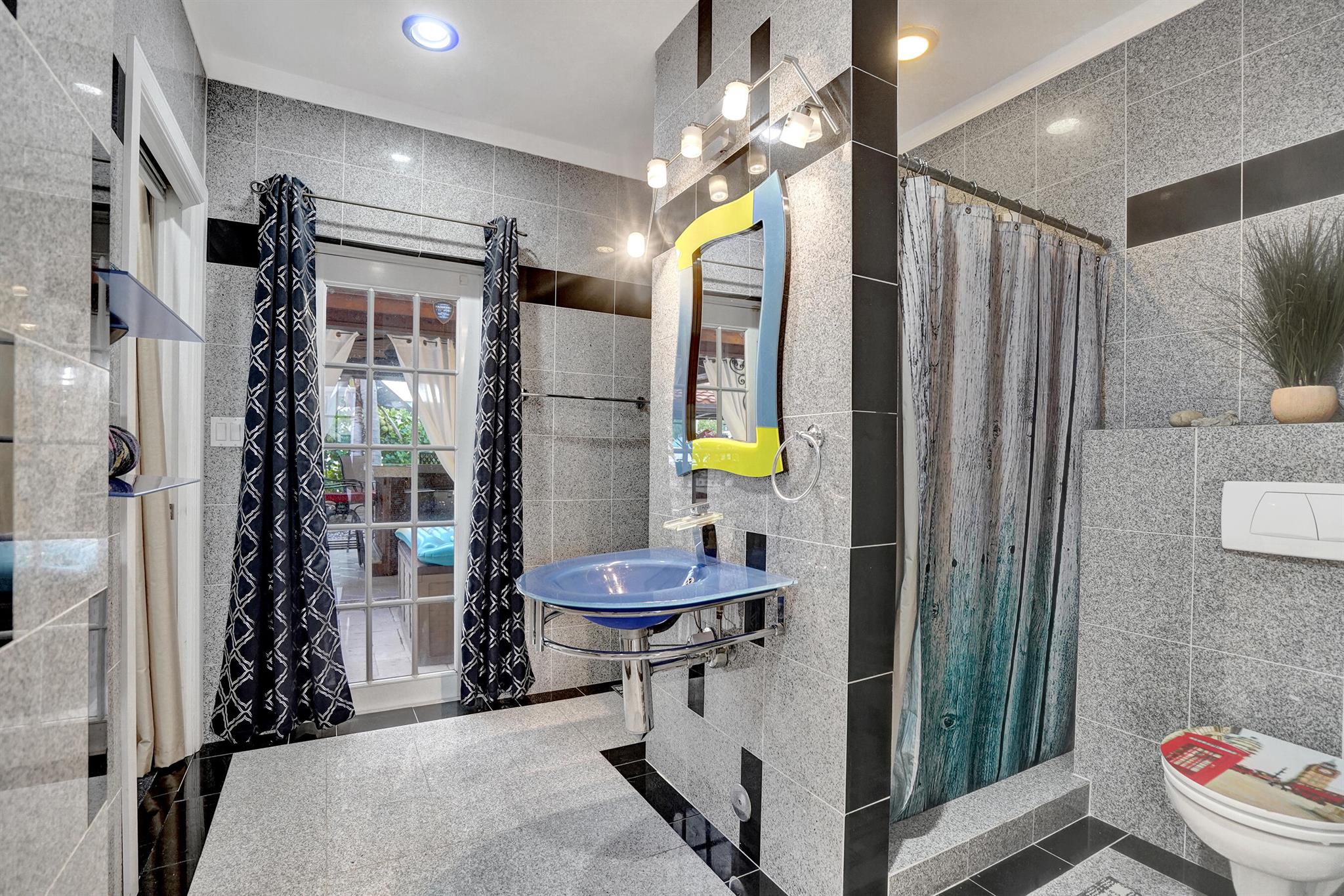 MANZO MAR - Residential Lease