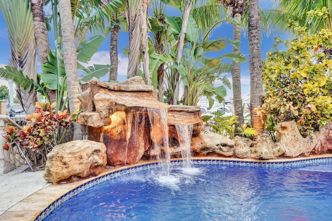 MANZO MAR - Residential Lease