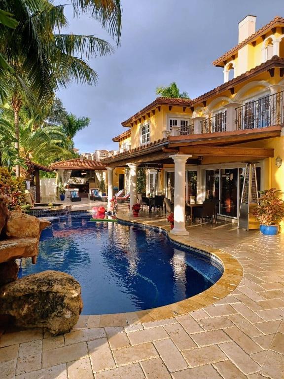 MANZO MAR - Residential Lease