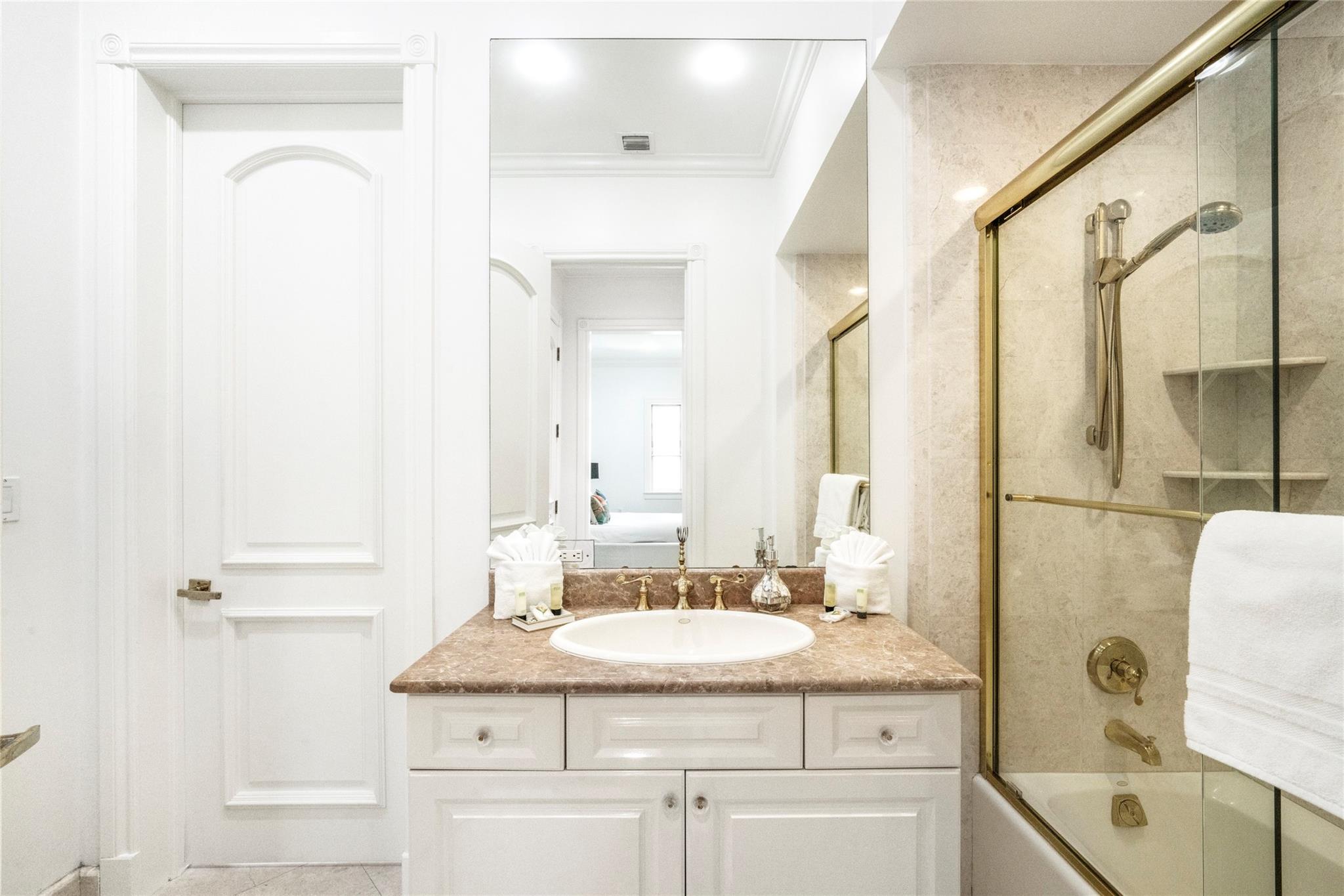 Venice 8-12 B - Residential Lease