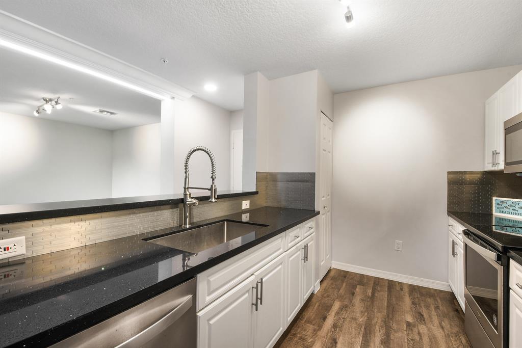 VILLAGE AT ABACOA CONDO - Residential