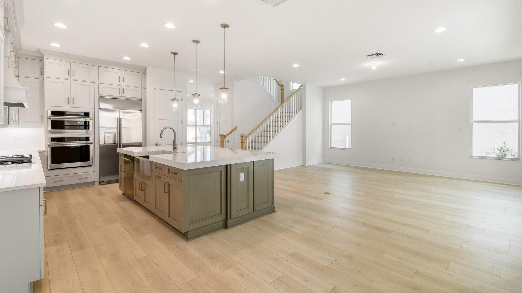 ALTON NEIGHBORHOOD - Residential Lease