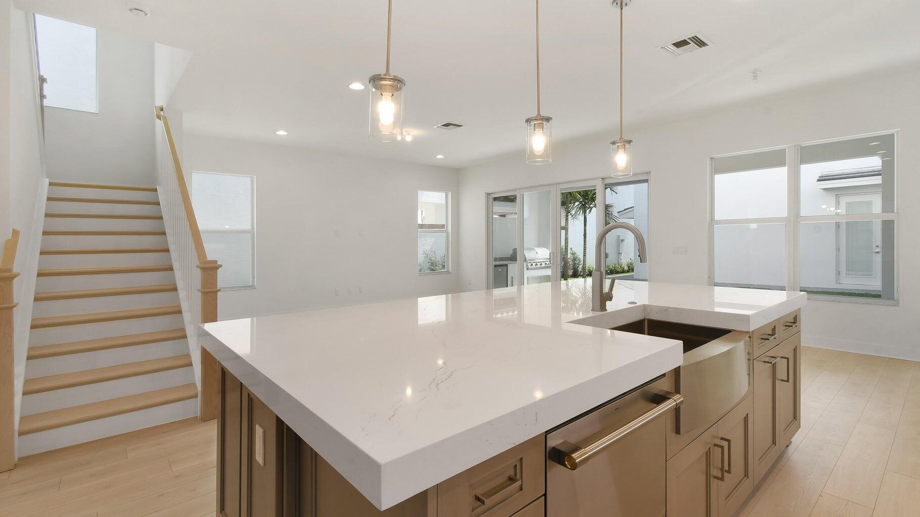 ALTON NEIGHBORHOOD - Residential Lease