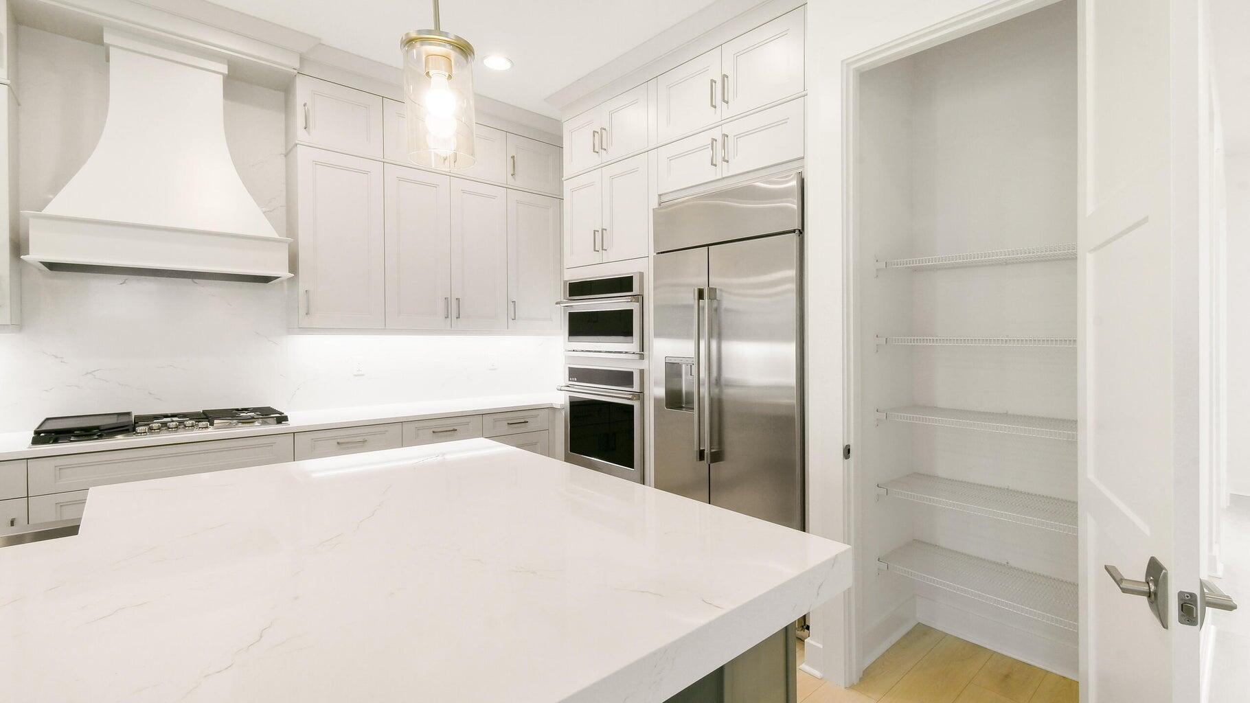 ALTON NEIGHBORHOOD - Residential Lease