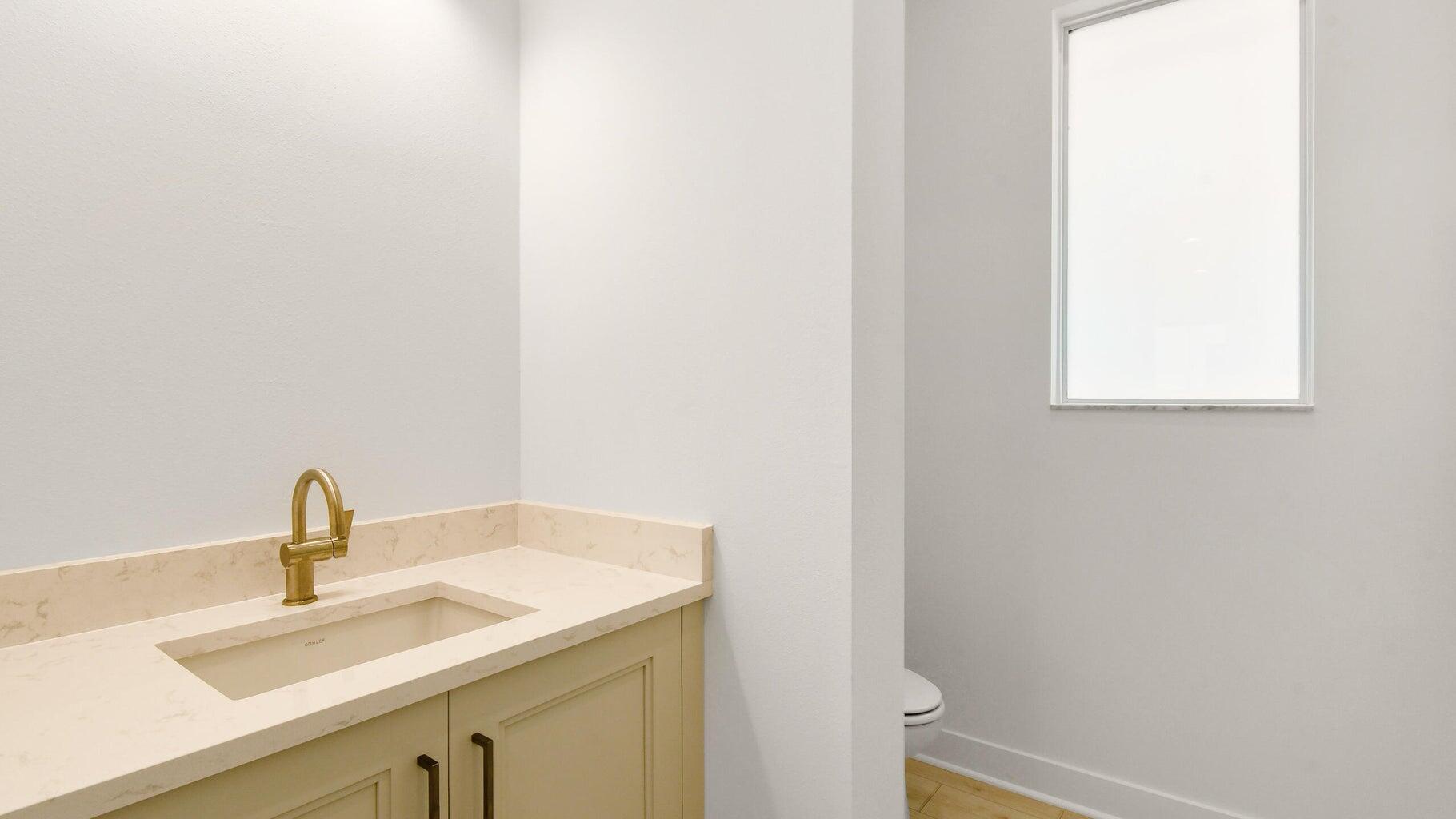 ALTON NEIGHBORHOOD - Residential Lease