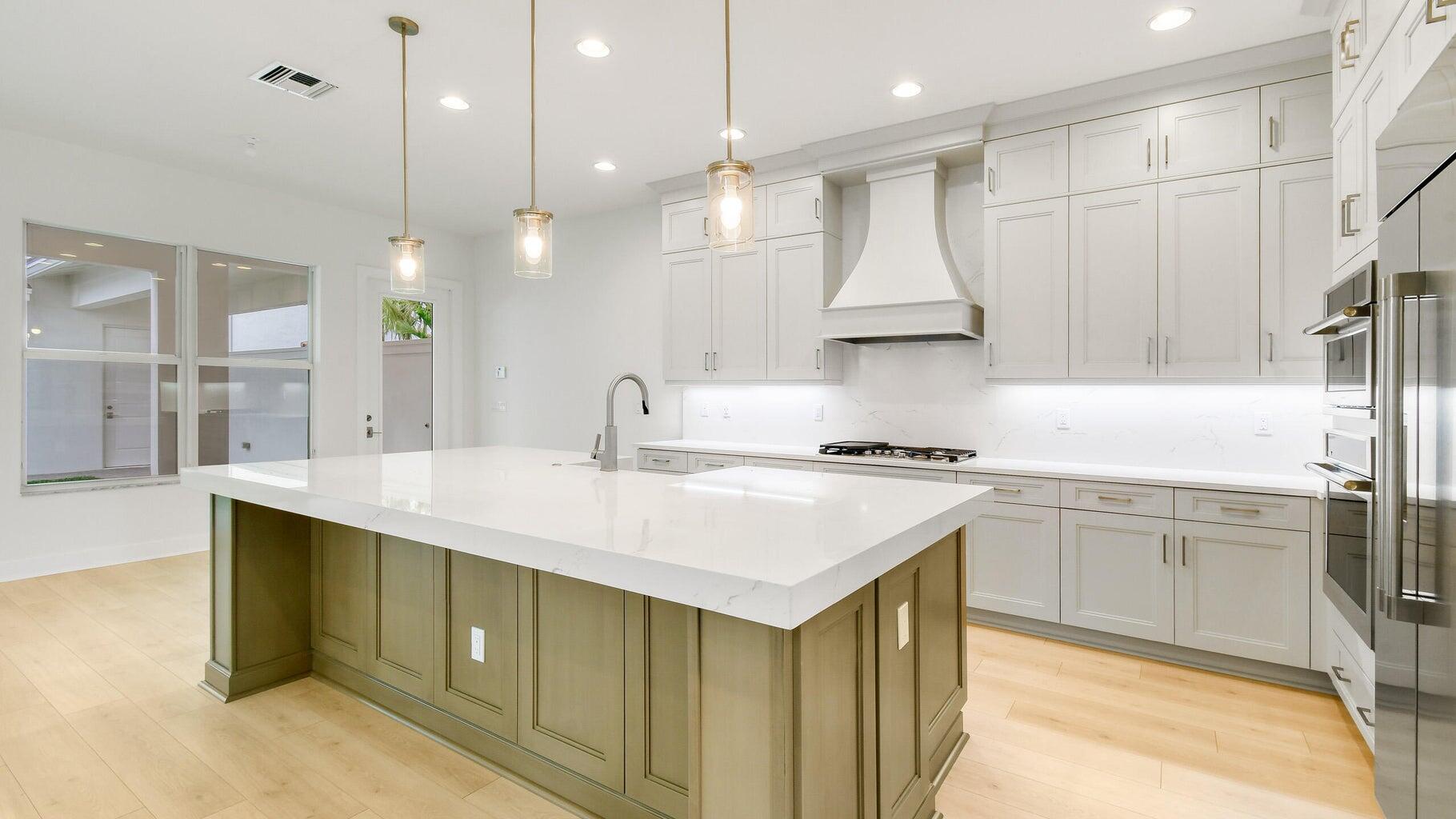 ALTON NEIGHBORHOOD - Residential Lease