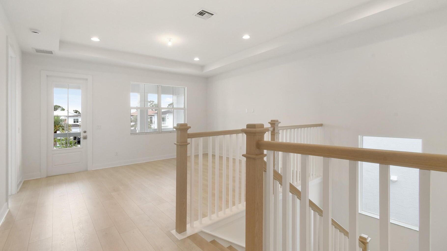 ALTON NEIGHBORHOOD - Residential Lease