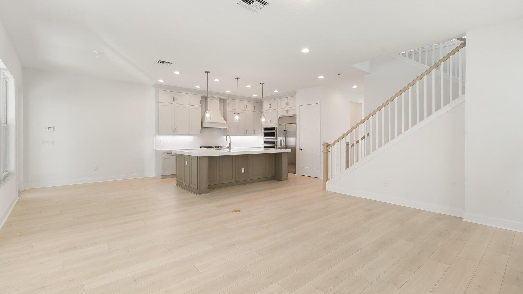 ALTON NEIGHBORHOOD - Residential Lease