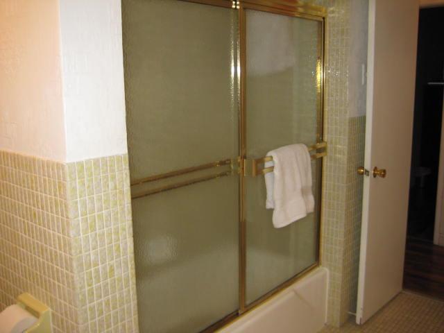 HOLLYWOOD HILLS - Residential