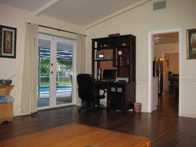 HOLLYWOOD HILLS - Residential