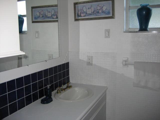 HOLLYWOOD HILLS - Residential